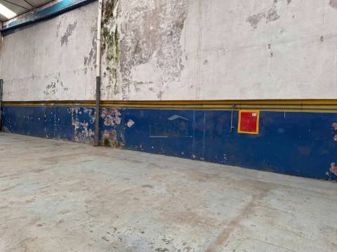 Armazém Industrial no Centro de Vila Nova de Gaia | Devesas