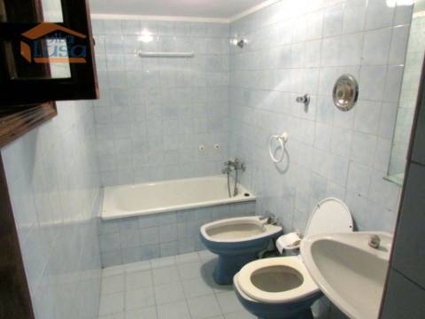 Moradia T2+1 com Garagem, Espigueiro e Anexos para Habitação  Privacidade e Conforto no Campo