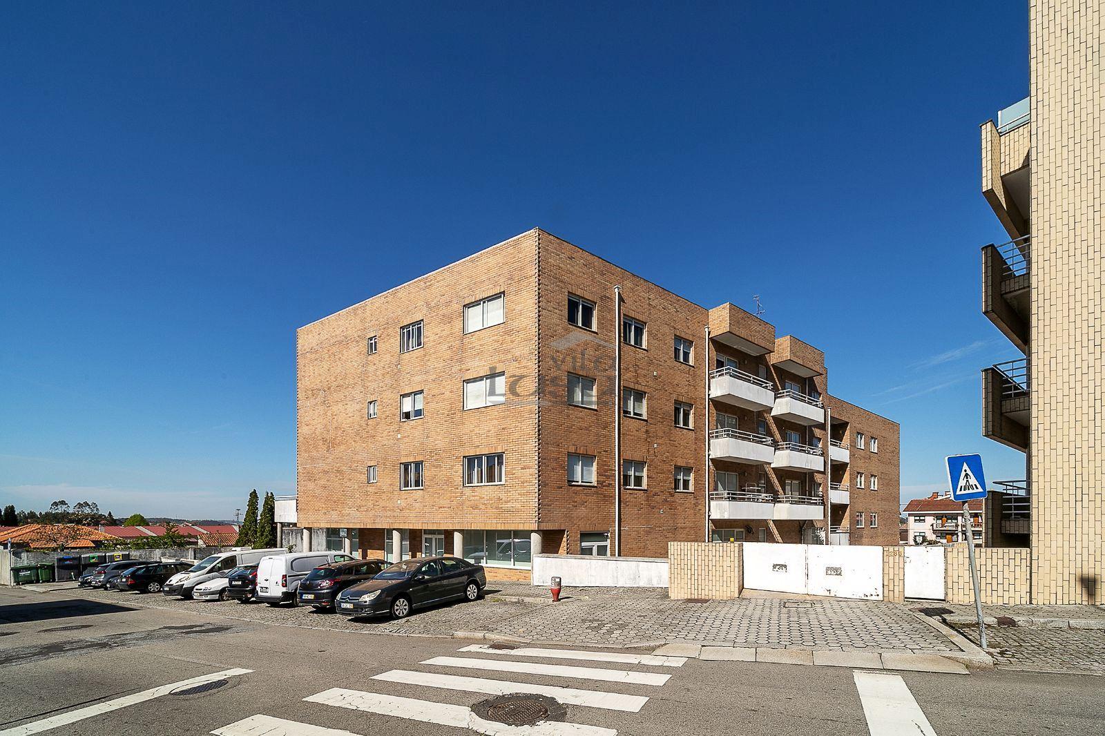 T2 em Seixezelo V.N. de Gaia. com lugar de garagem e arrumos.