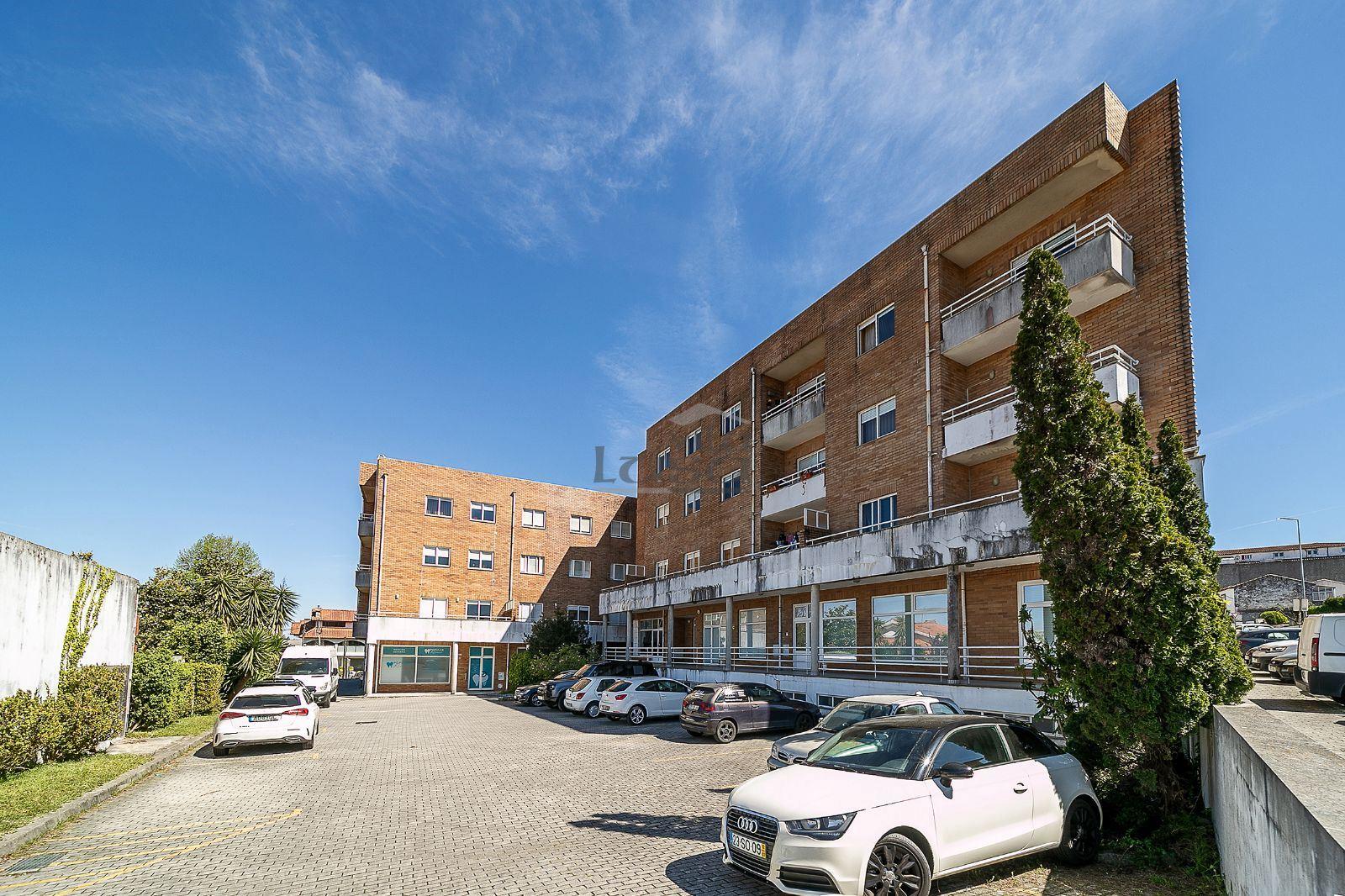 T2 em Seixezelo V.N. de Gaia. com lugar de garagem e arrumos.