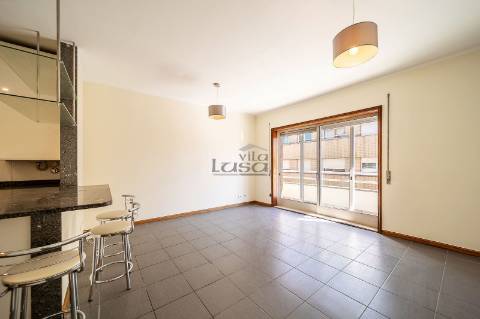 T2 em Seixezelo V.N. de Gaia. com lugar de garagem e arrumos.