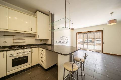 T2 em Seixezelo V.N. de Gaia. com lugar de garagem e arrumos.