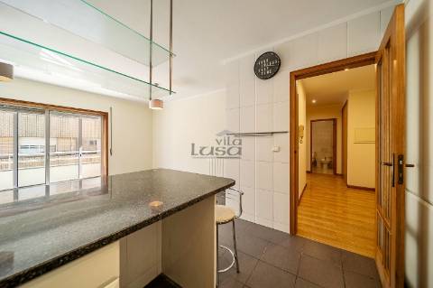 T2 em Seixezelo V.N. de Gaia. com lugar de garagem e arrumos.