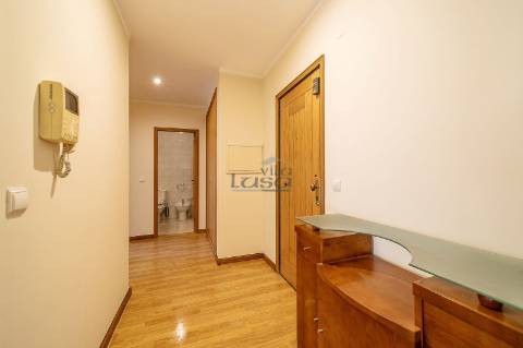 T2 em Seixezelo V.N. de Gaia. com lugar de garagem e arrumos.