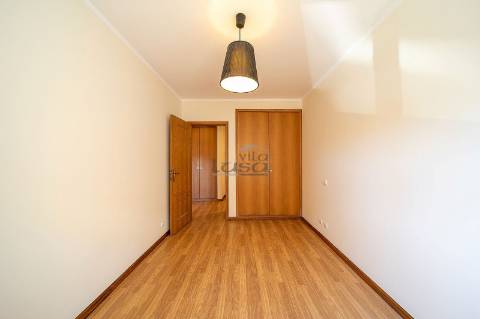 T2 em Seixezelo V.N. de Gaia. com lugar de garagem e arrumos.