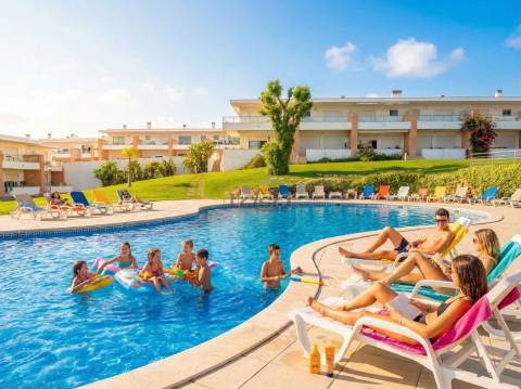 Moradia T2 em Olhos D'água, Albufeira.  Condomínio Vila Branca 