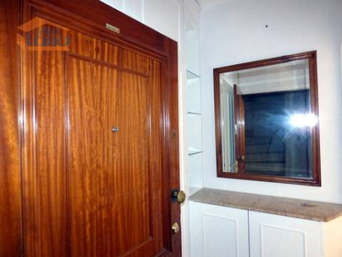 T1 Mobilado e equipado com garagem individual em Paranhos