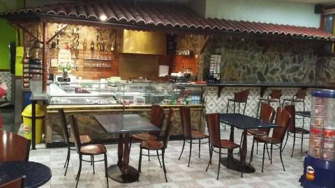 Loja Santo Ovidio com 212 m2