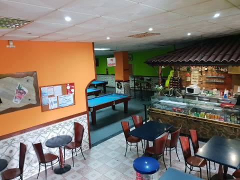 Loja Santo Ovidio com 212 m2