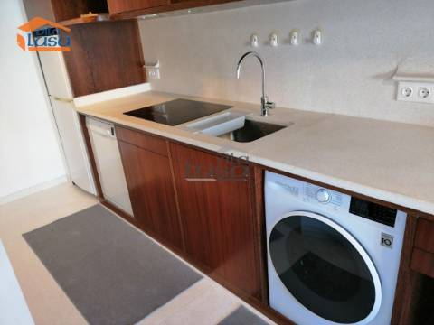 Arrenda-se T1,  junto ao Hospital Santo António, Maternidade e Palácio de Cristal, Porto