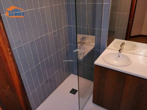 Arrenda-se T1,  junto ao Hospital Santo António, Maternidade e Palácio de Cristal, Porto