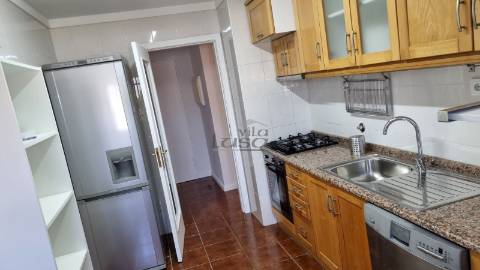 Arrenda-se T2 (à Igreja do Bonfim) no Porto