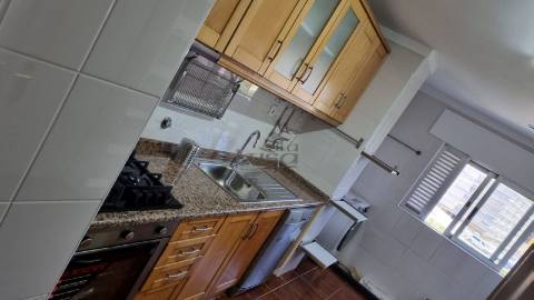 Arrenda-se T2 (à Igreja do Bonfim) no Porto