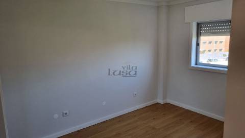 Arrenda-se T2 (à Igreja do Bonfim) no Porto