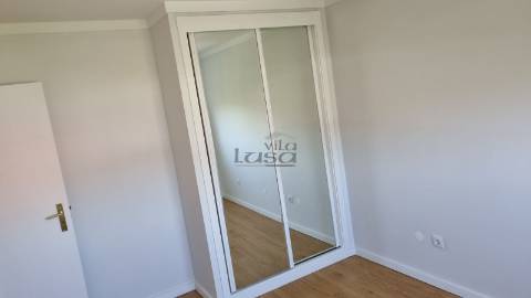 Arrenda-se T2 (à Igreja do Bonfim) no Porto