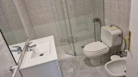 Arrenda-se T2 (à Igreja do Bonfim) no Porto