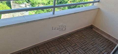 Arrenda-se T2 (à Igreja do Bonfim) no Porto