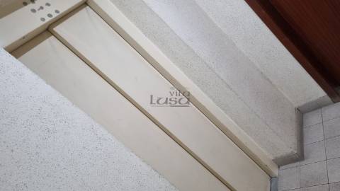 Arrenda-se T2 (à Igreja do Bonfim) no Porto