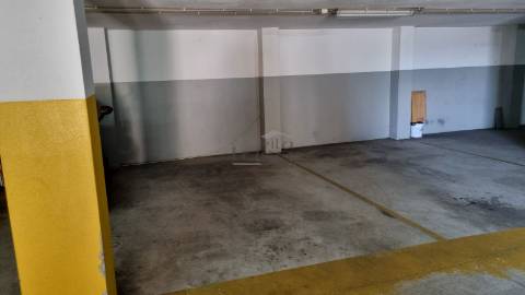 Arrenda-se T2 (à Igreja do Bonfim) no Porto