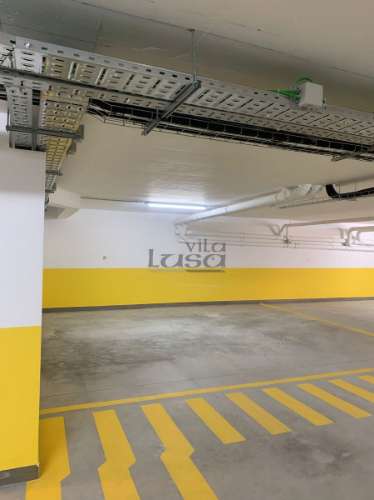  T2 inserido em condomínio exclusivo de apenas 6 frações, localizado a escassos metros da praia.