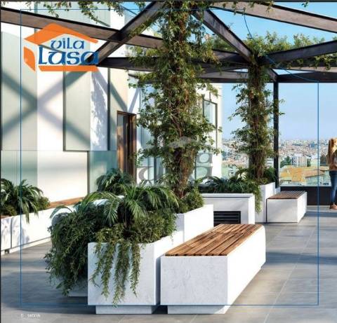 T1+1 Recuado com terraço 36m2, lugar de garagem e arrumos no Centro de Gaia.
