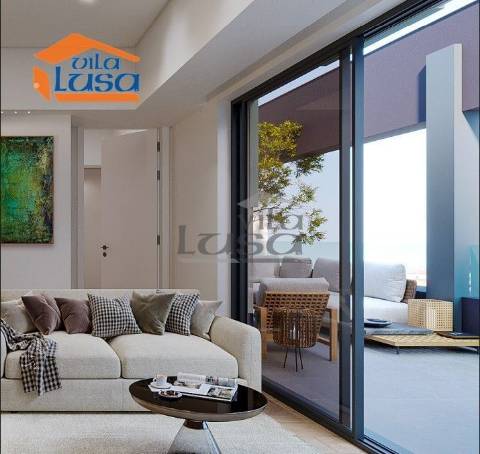 T1+1 Recuado com terraço 36m2, lugar de garagem e arrumos no Centro de Gaia.