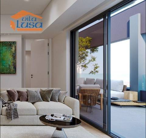 T1 no ultimo piso com Terraço 11.55m2,  lugar de garagem e arrumos no Centro de Gaia.