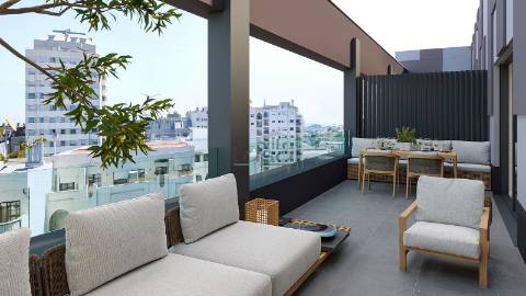 T0 Recuado terraço com 25.35m2, lugar de garagem e arrumos no Centro de Gaia.