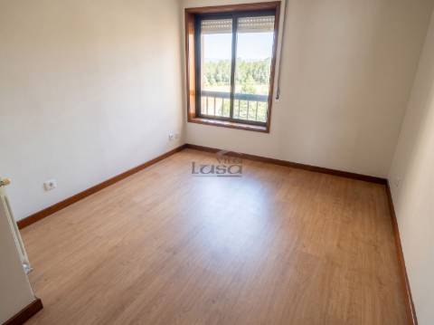 Apartamento T2 Arrendamento  Rua Costa Cabral, Porto