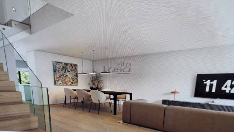 Moradia T3 (3 frentes), condomínio com piscina em Gondomar