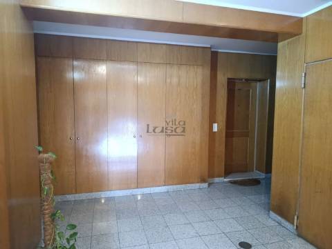 Apartamento T2+1 na Madalena 