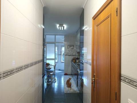 Apartamento T2+1 na Madalena 