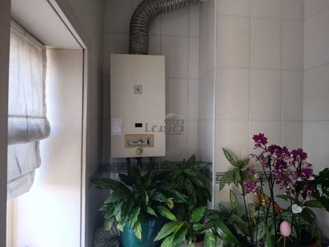 Apartamento T2+1 na Madalena 