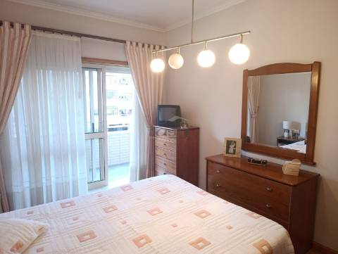 Apartamento T2+1 na Madalena 