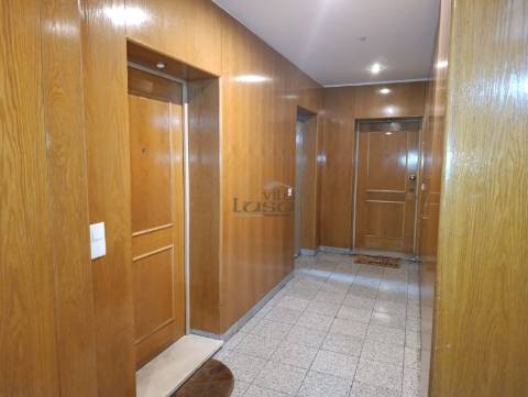 Apartamento T2+1 na Madalena 