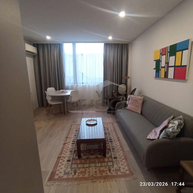 Excelente apartamento, mobilado, junto à estação da Trindade Pronto a habitar