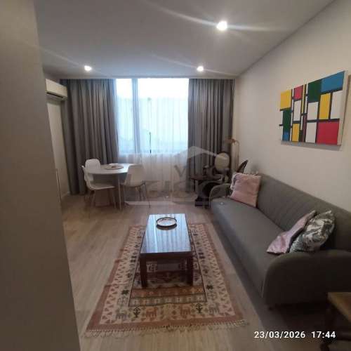 Excelente apartamento, mobilado, junto à estação da Trindade Pronto a habitar