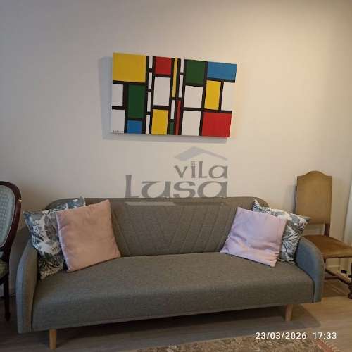 Excelente apartamento, mobilado, junto à estação da Trindade Pronto a habitar