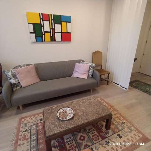 Excelente apartamento, mobilado, junto à estação da Trindade Pronto a habitar