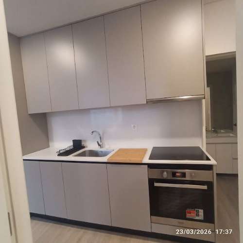 Excelente apartamento, mobilado, junto à estação da Trindade Pronto a habitar