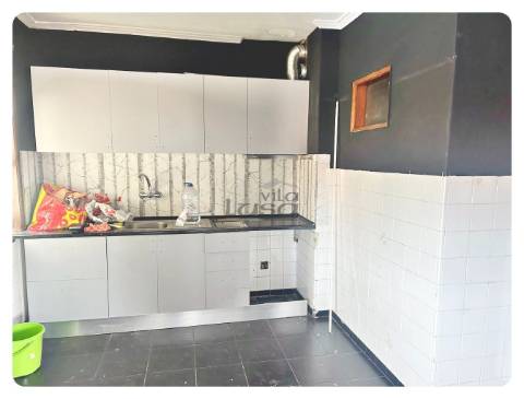 Moradia Bifamiliar com logradouro terreno e anexos 7 caminhos Gondomar