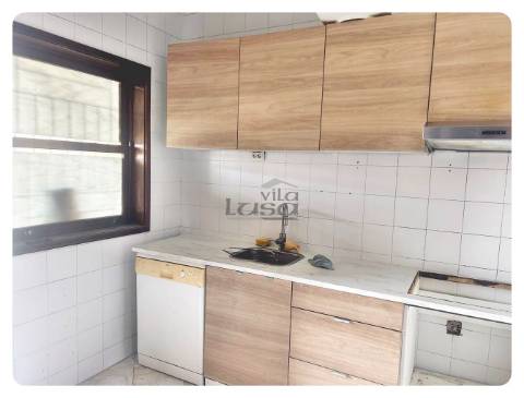 Moradia Bifamiliar com logradouro terreno e anexos 7 caminhos Gondomar