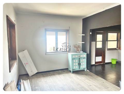 Moradia Bifamiliar com logradouro terreno e anexos 7 caminhos Gondomar