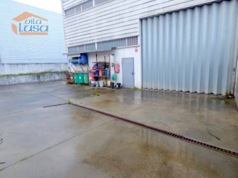 Armazém 3 frentes Zona Industrial de Campo, Valongo, arrendar 