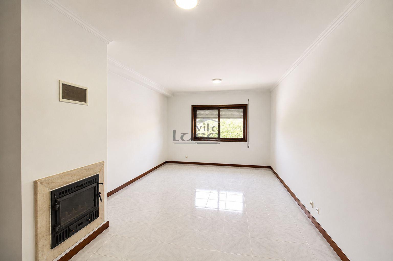 Apartamento T2+1 com Garagem Individual | Como Novo | Laborim de Baixo  Mafamude