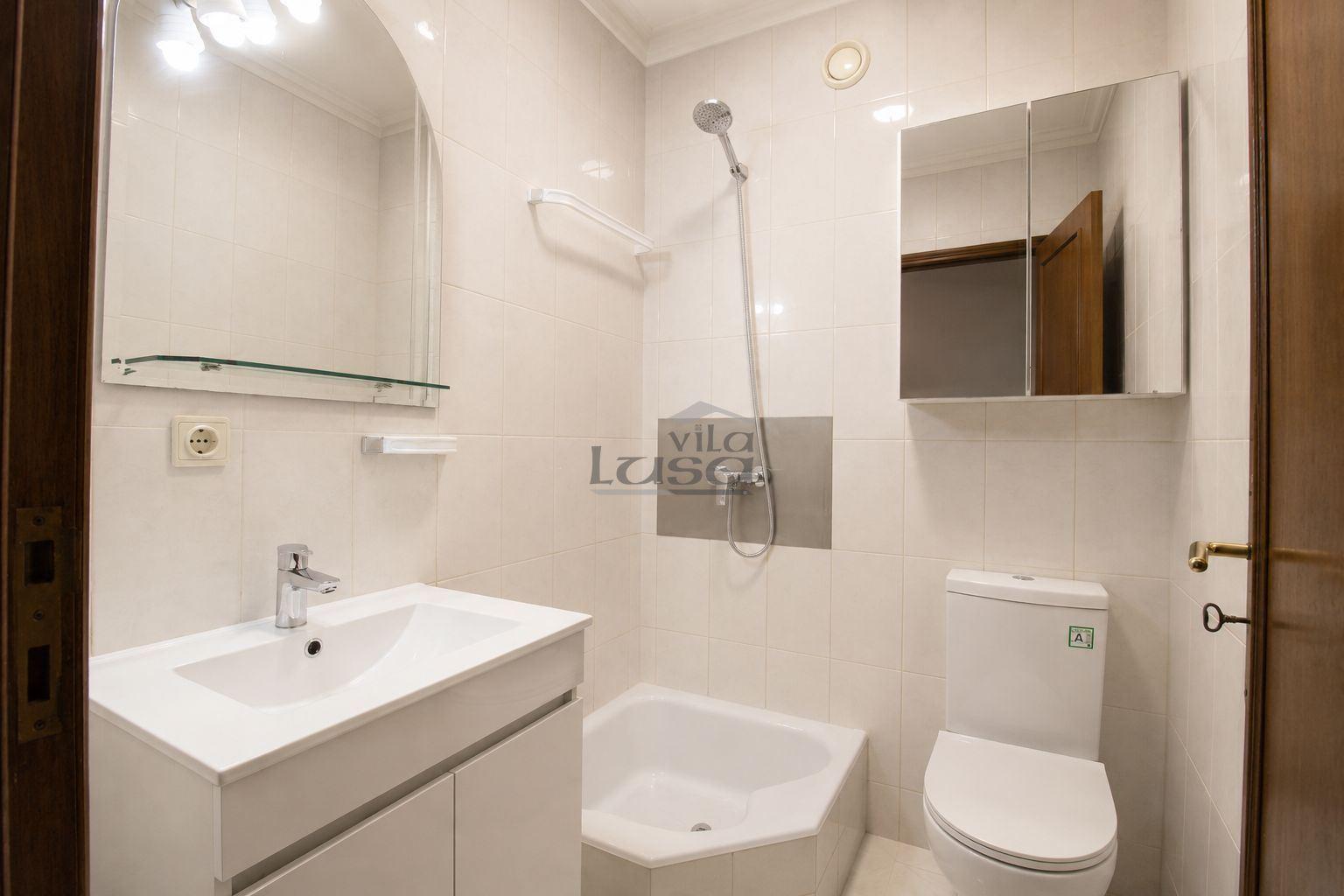 Apartamento T2+1 com Garagem Individual | Como Novo | Laborim de Baixo  Mafamude
