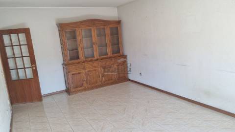 T3 com garagem individual, em Ermesinde, Junto à portagem.