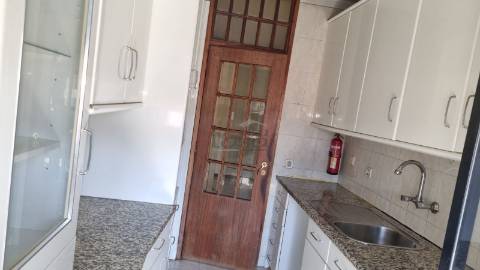 T3 com garagem individual, em Ermesinde, Junto à portagem.