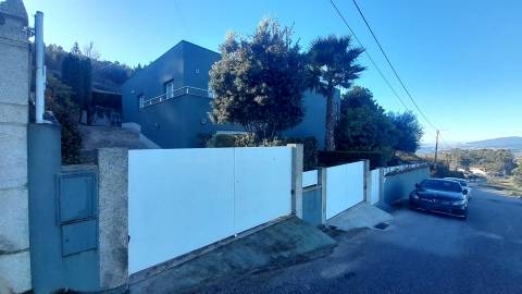 Moradia T3 Moderna com Piscina Privada – Loivo, Vila Nova De Cerveira