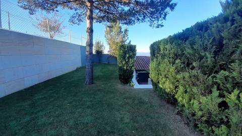 Moradia T3 Moderna com Piscina Privada – Loivo, Vila Nova De Cerveira